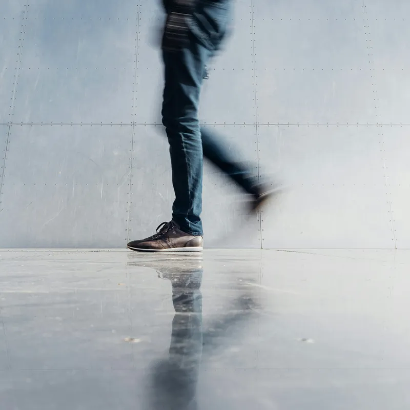 https://images.unsplash.com/photo-1541659403003-a58d37b4c697?auto=format&q=80